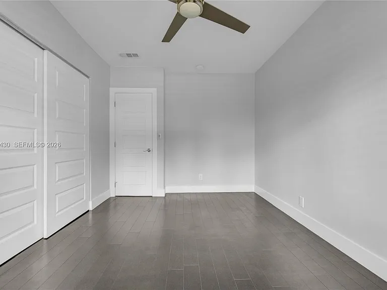 549 NE 12th Ave #1 — Photo 44