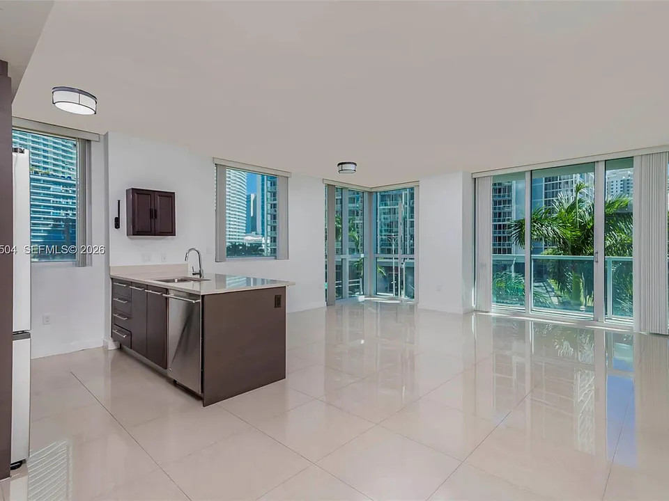 500 Brickell Ave #401