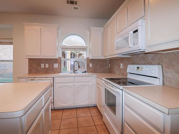 5th image of 12532 Clarksburg Trl