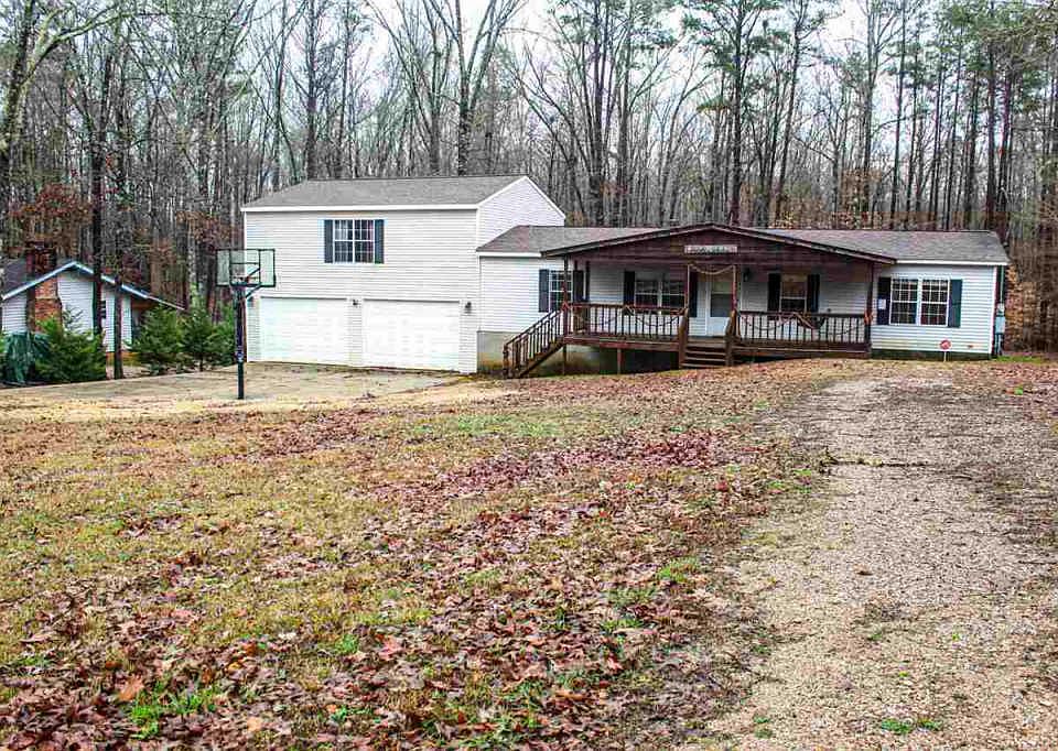 1st image of 210 Pinecrest Dr