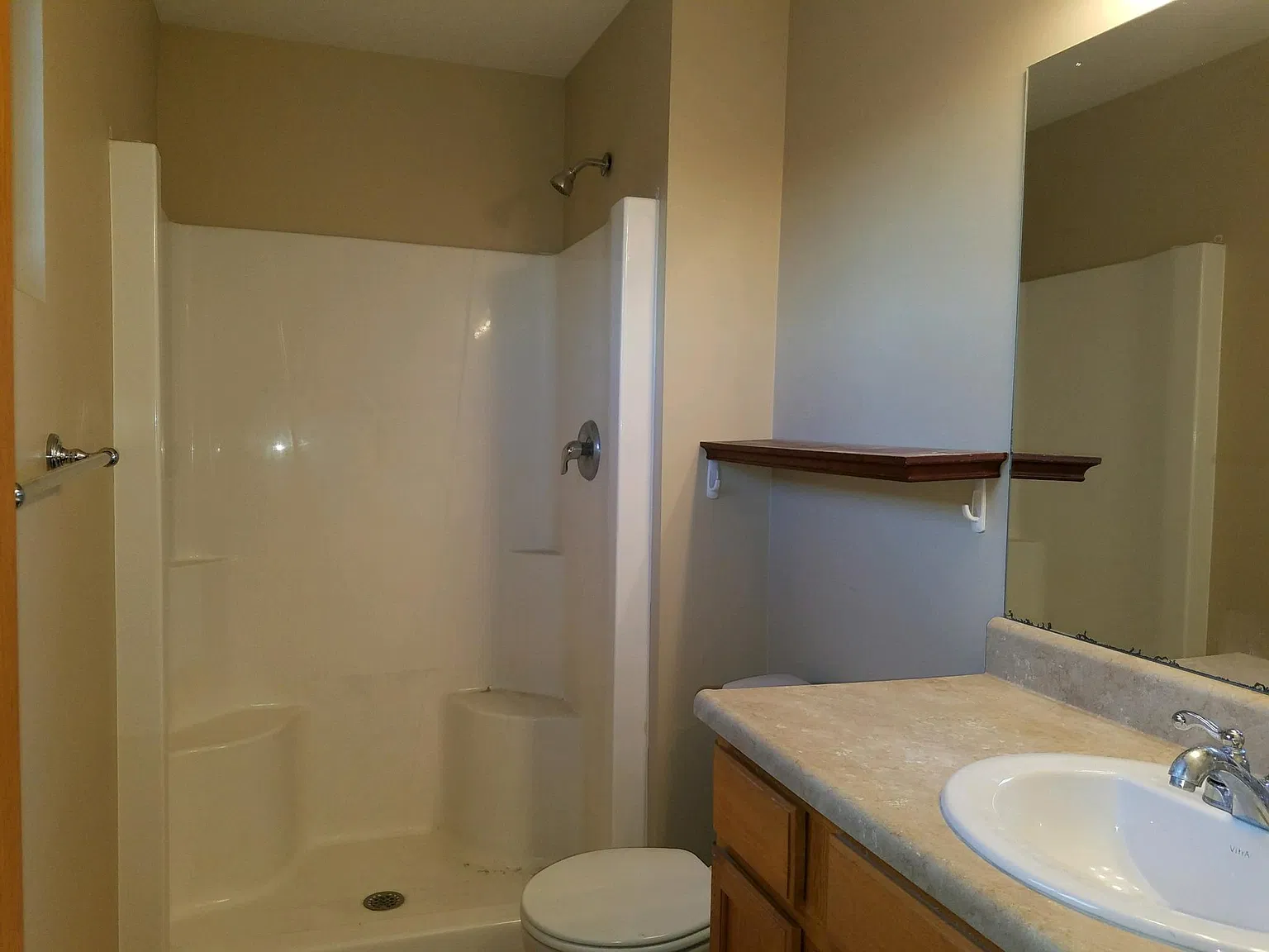 4 bed, 2000 sqft, $2,200 — Photo 3