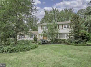9 Windswept Dr, Trenton, NJ 08690