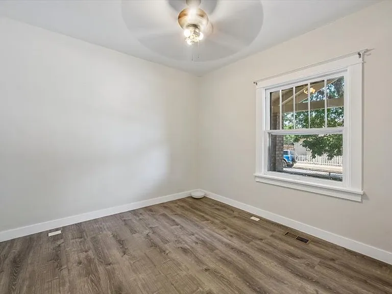 4759 Pearl St — Photo 11