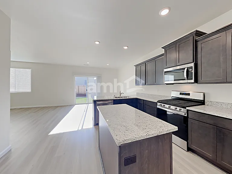 1215 W 17th Ave — Photo 4