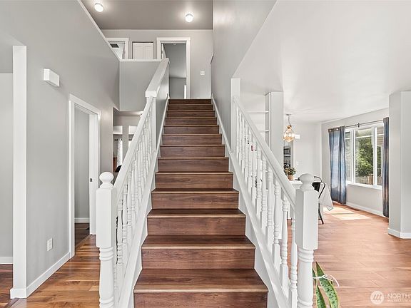 3rd image of 6349 Grandridge Drive SE
