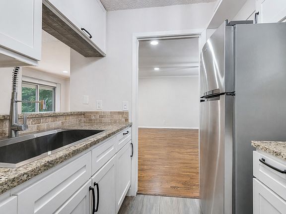 2nd image of 4851 Cedar Springs Rd APT 383