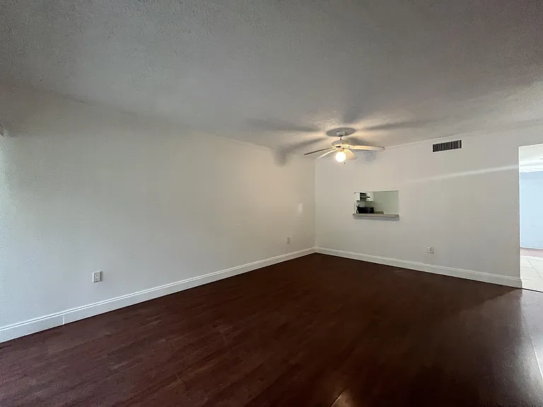 701 N Pine Island Rd #202 — Photo 4