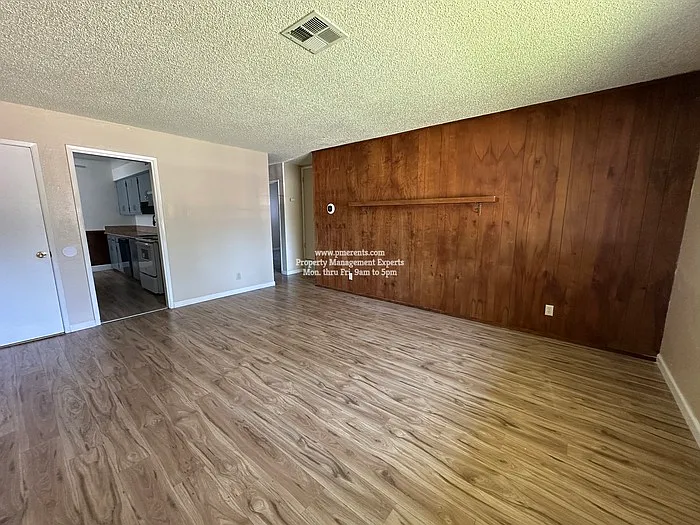 2 bed, 1.0 bath, 980 sqft, $1,600 — Photo 2