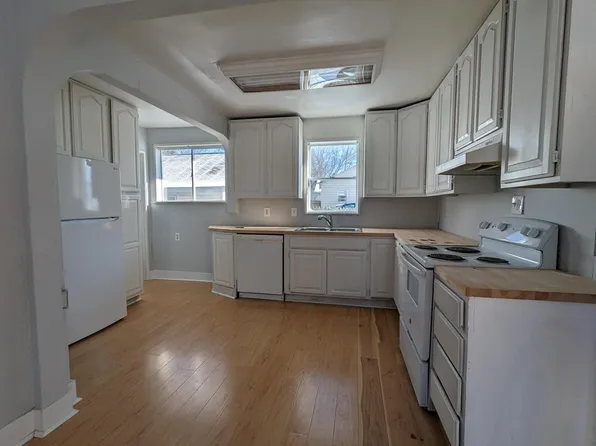 537 Jessop Ave, Lansing, MI 48910