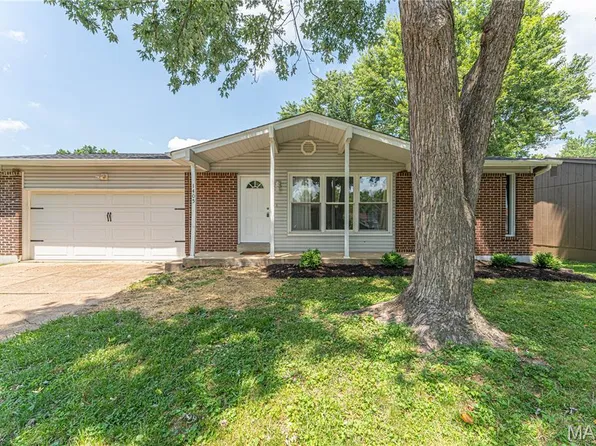 1405 Birch St, Pacific, MO 63069