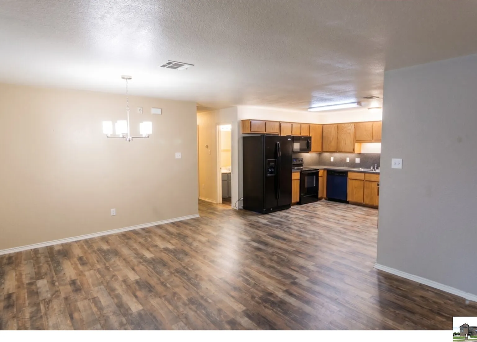 2 bed, 2.0 bath, 1300 sqft, $1,200 — Photo 3
