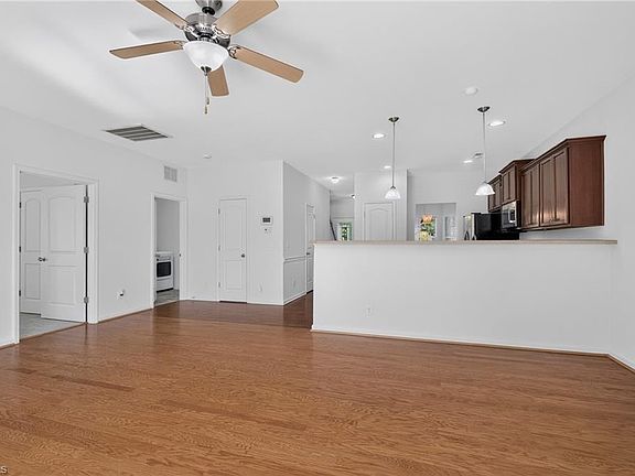 4th image of 1564 Abbey Park Ct