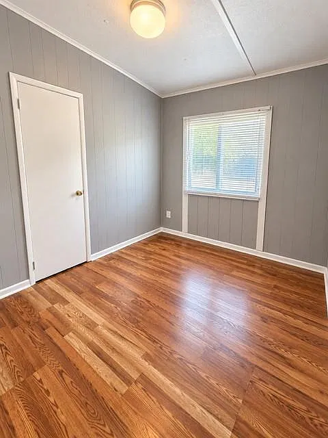 4 bed, 1.5 bath, 1300 sqft, $1,300 — Photo 4