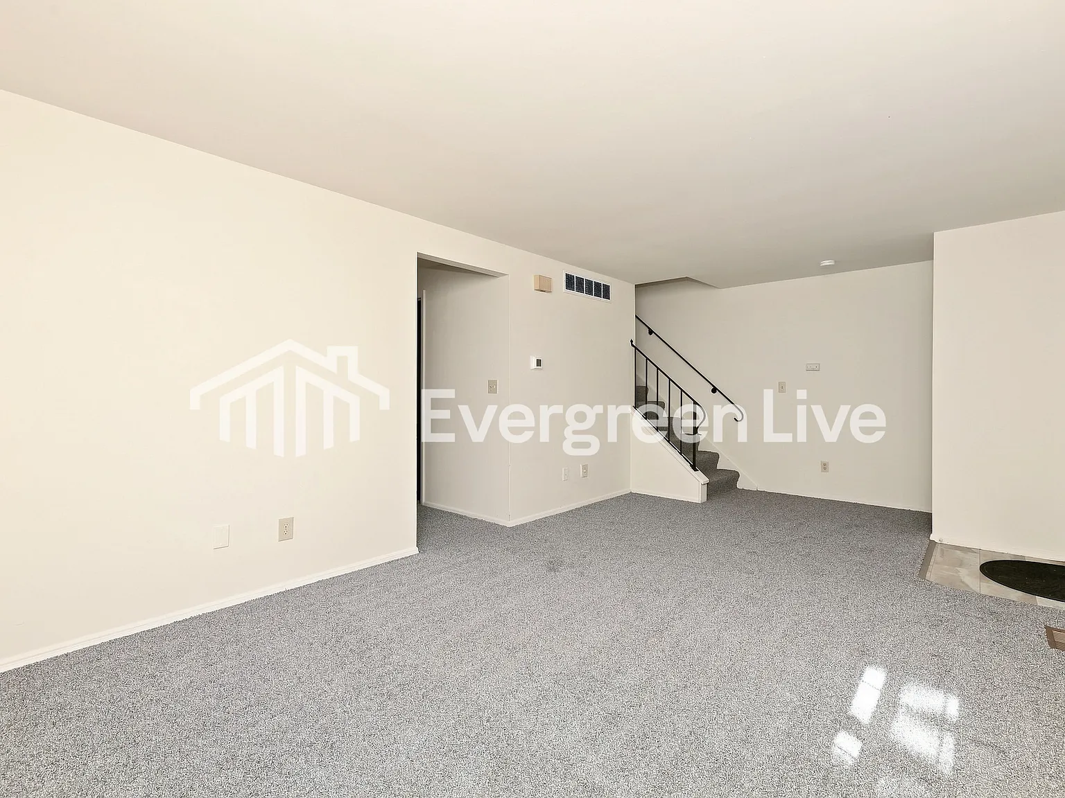 3 bed, 2.0 bath, 1420 sqft, $1,545 — Photo 2