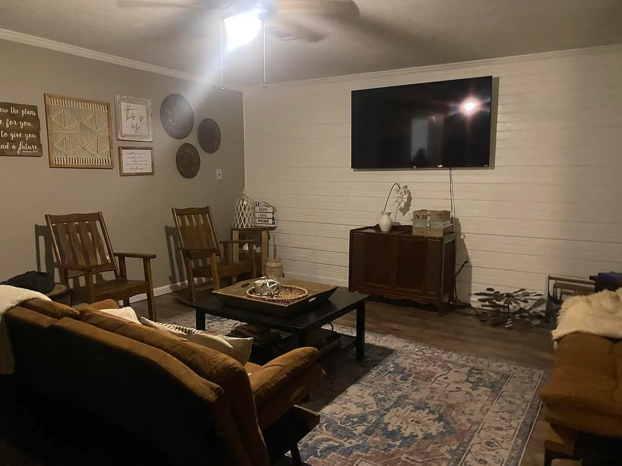 3 bed, 1320 sqft, $4,100 — Photo 2