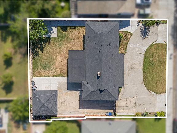 3rd image of 9684 Sharon Ave