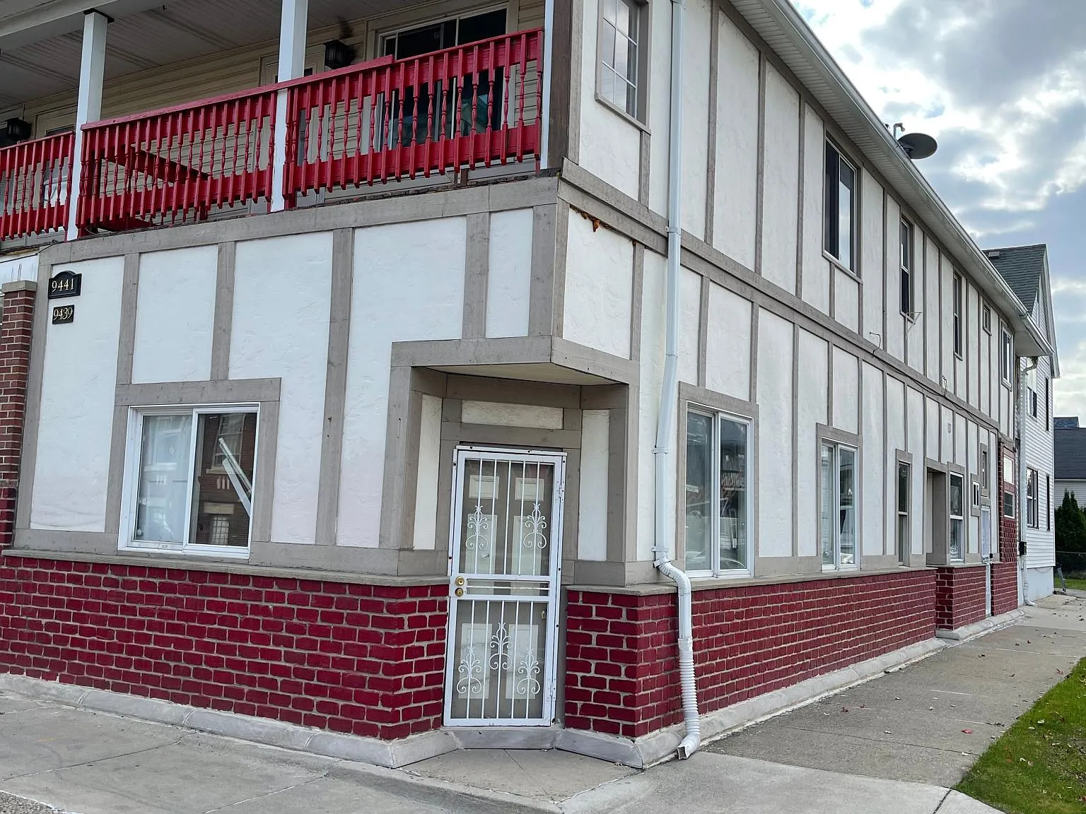 2348 Poland Ave — Photo 2