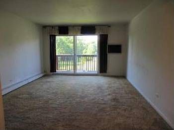 4th image of 200 Willow Ln APT 204