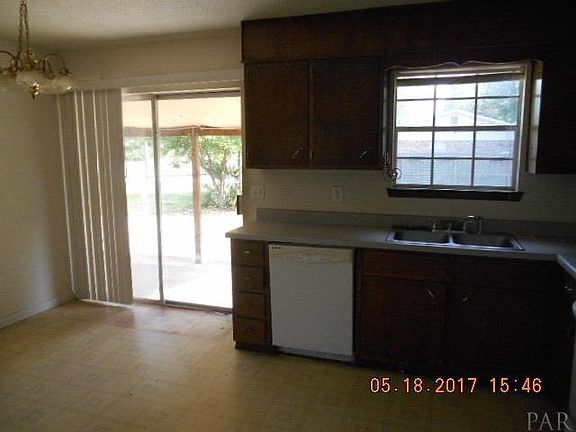 3rd image of 2801 Tupelo Ave