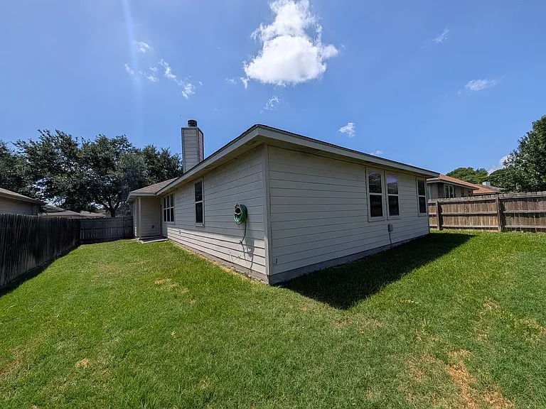 341 Placid Mdw — Photo 26