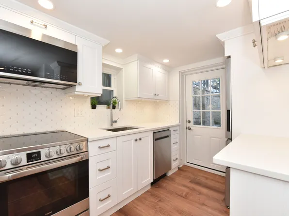 (undisclosed Address), Franklin Square, NY 11010