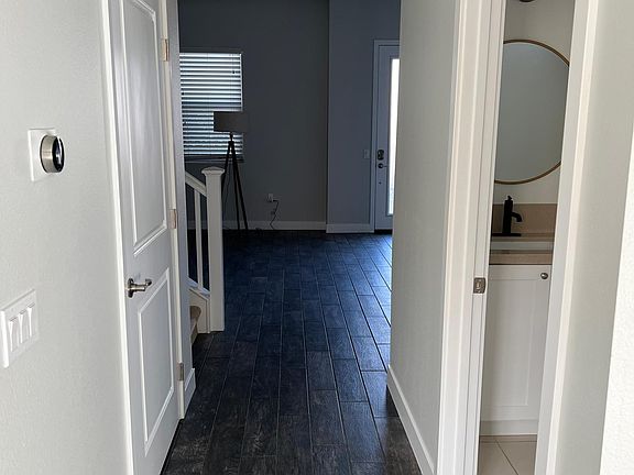 4th image of 808 E Santa Ana Blvd
