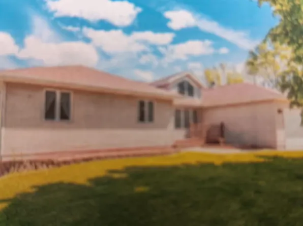 806 W 2nd St, Washington, IA 52353