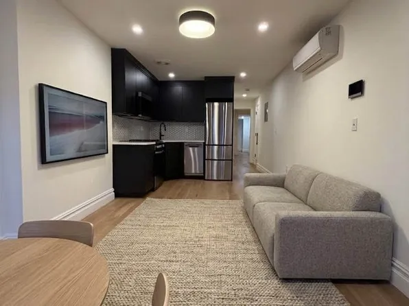 409 Bainbridge Street image 1 of 16