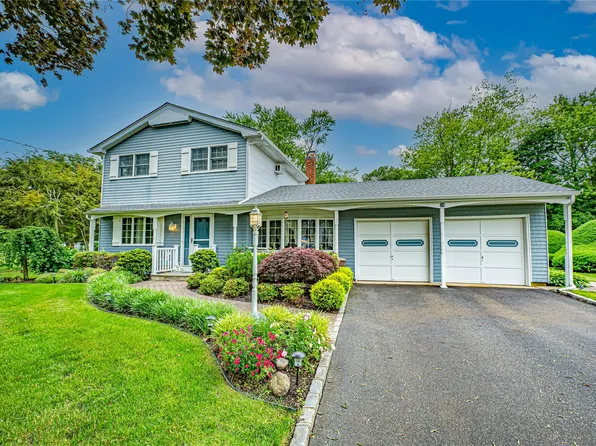 26 Village Lane, Hauppauge, NY 11788