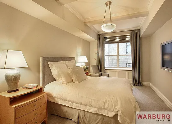 Sold by Warburg | media 15