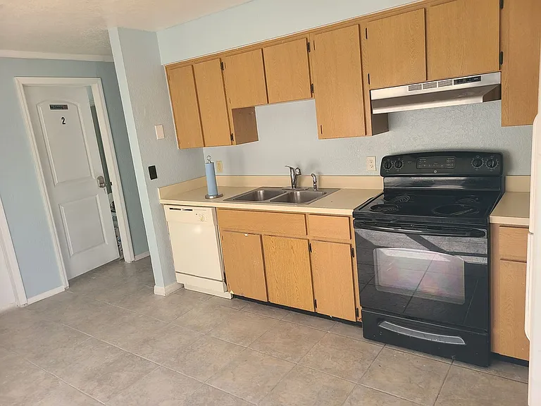 1224 Moselle Ave #1-3 — Photo 6