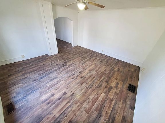 3rd image of 389-391 Oak St #2