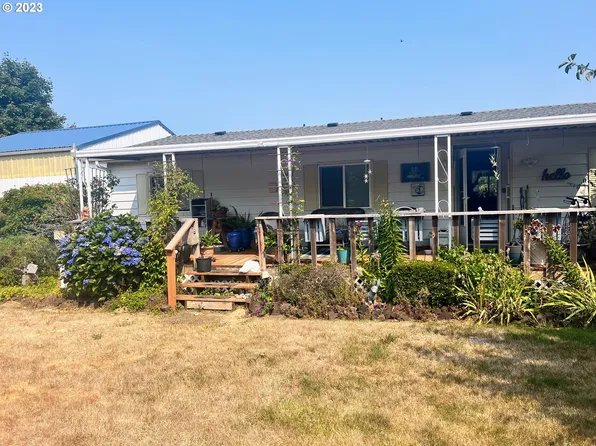 735 N 8th St, Lakeside, OR 97449