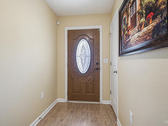 3rd image of 5768 Blackhorse Cir