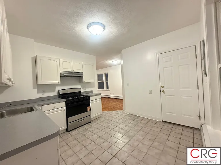 8 Pearl St #3 — Photo 11