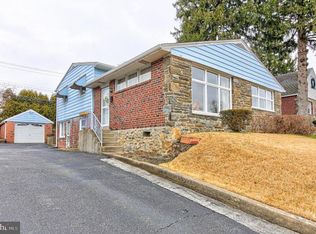 106 Greenbriar Ln, Havertown, PA 19083