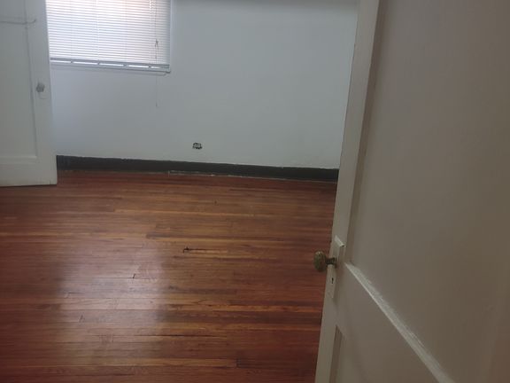 2nd image of 5304 S Cornell Ave APT B