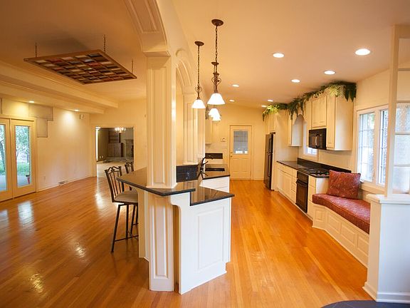 2nd image of 407 Sumpter Ave
