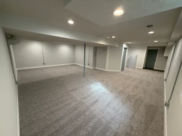 5105 S 84th St, Ralston, NE 68127