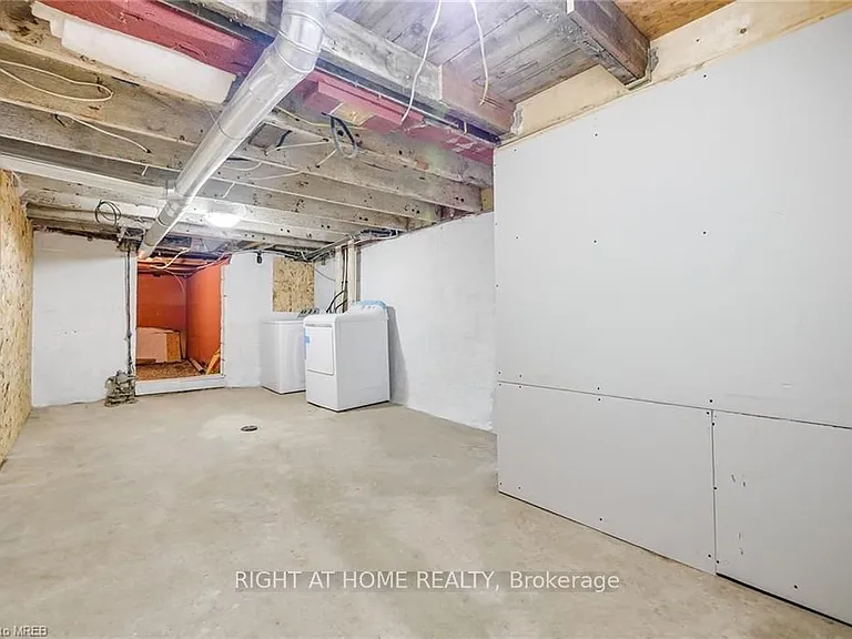 120 Tisdale St N — Photo 32