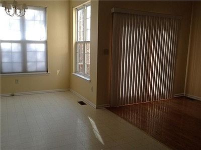 5th image of 455 Woodstock Ln