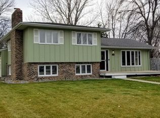 3238 Evergreen Cir N, Fargo, ND 58102