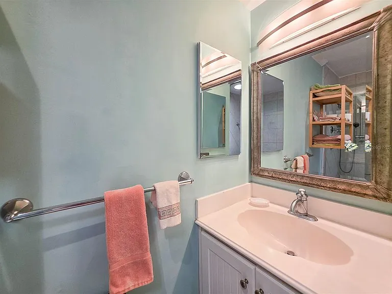 1208 S Central Ave — Photo 18