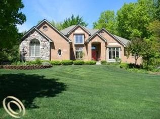 472 Inverness, Highland, MI 48357