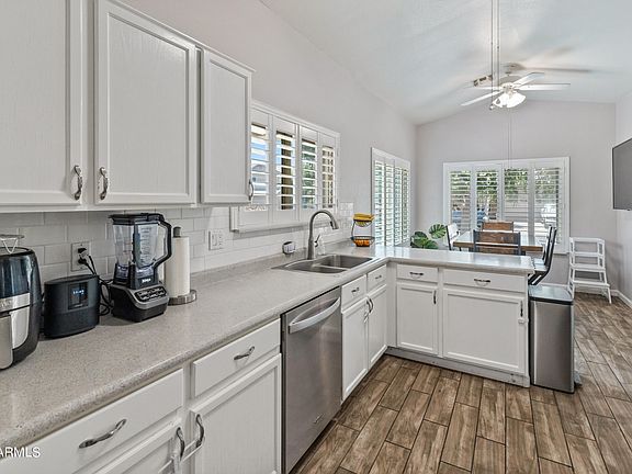 3rd image of 10626 E EMERALD Avenue
