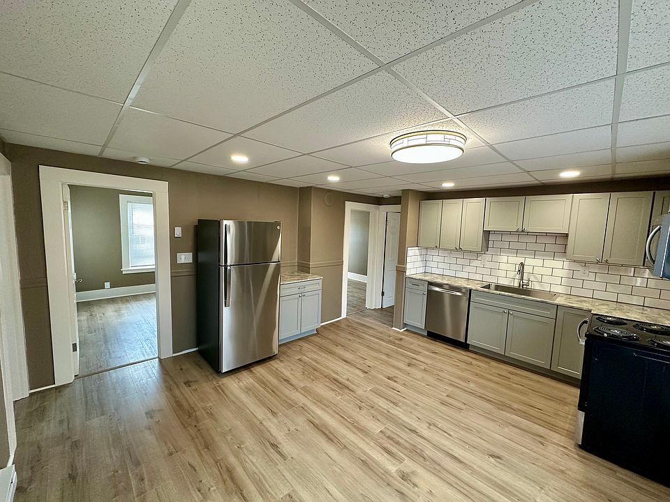 1st image of 10-16 Stewart St #14