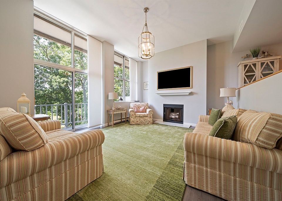 1st image of 100 Parks St APT 18