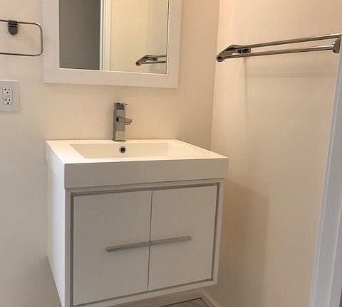 5th image of 602 E Girard Ave #3