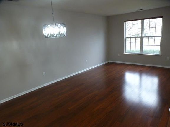 2nd image of 110 Hyannis Ct
