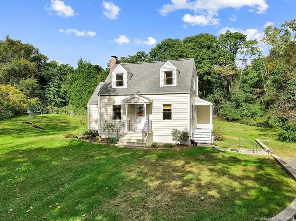 827 Grassy Hill Road, Orange, CT 06477